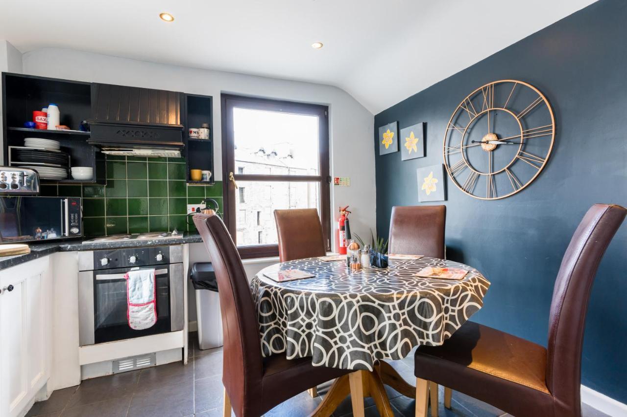 Rooms By Maes Y Mor Town Centre Aberystwyth Ngoại thất bức ảnh